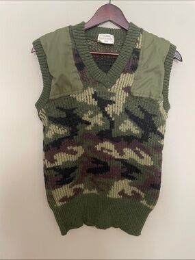 Vintage L.L. Bean 100% Wool Pullover Camouflage V-Neck Sweater Vest